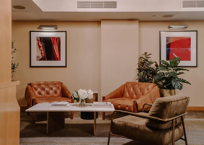 The Jewel, a Club Quarters Hotel, Opposite Rockefeller Center